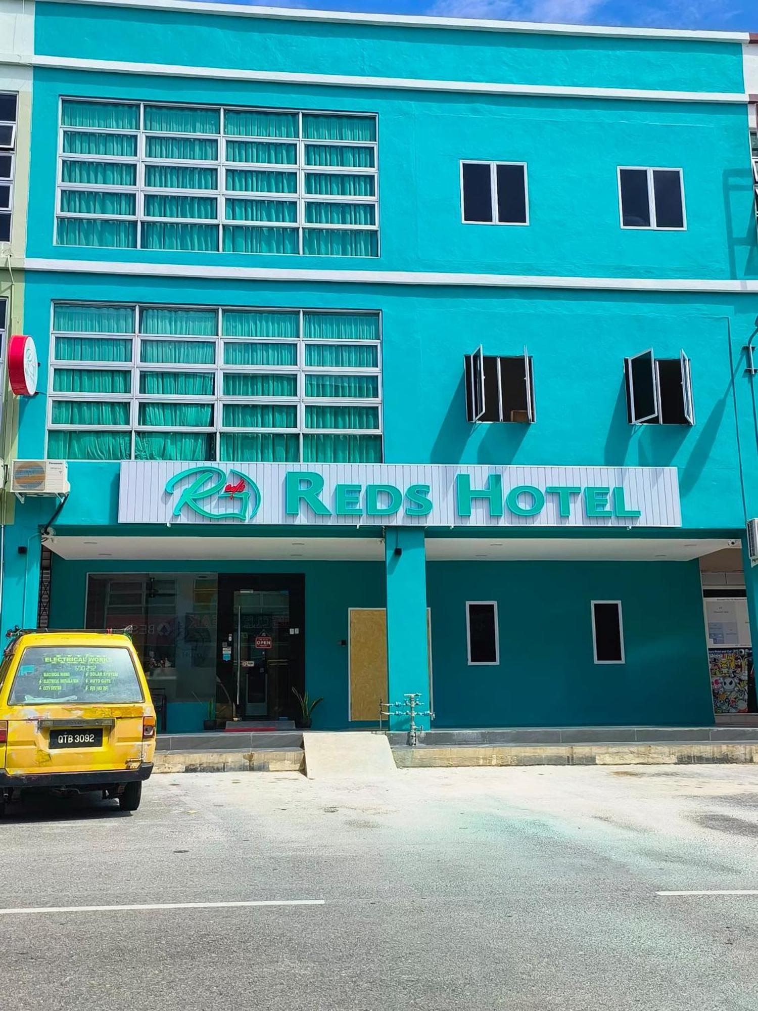 Red'S Hotel Bintulu Exterior photo