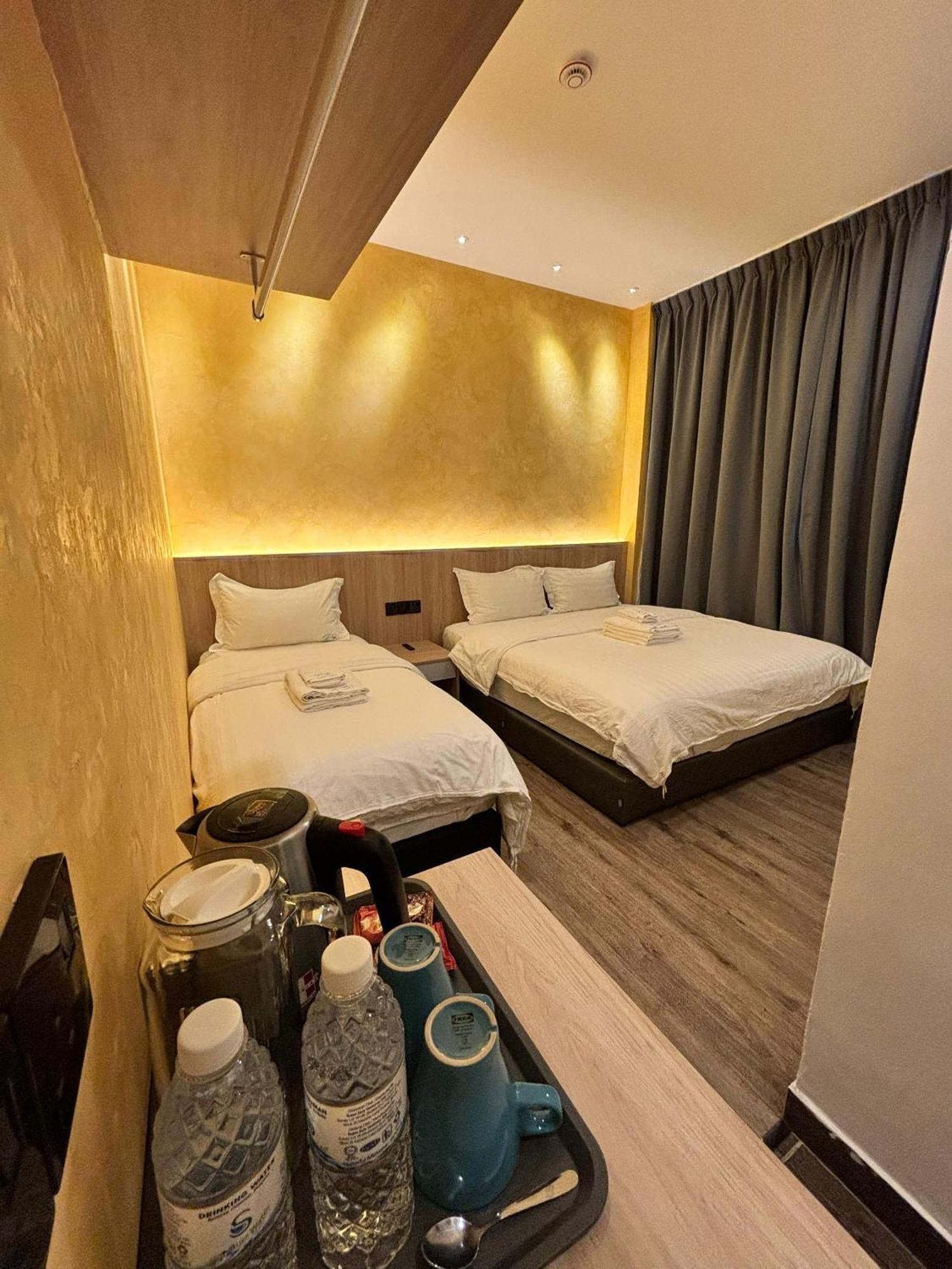 Red'S Hotel Bintulu Exterior photo