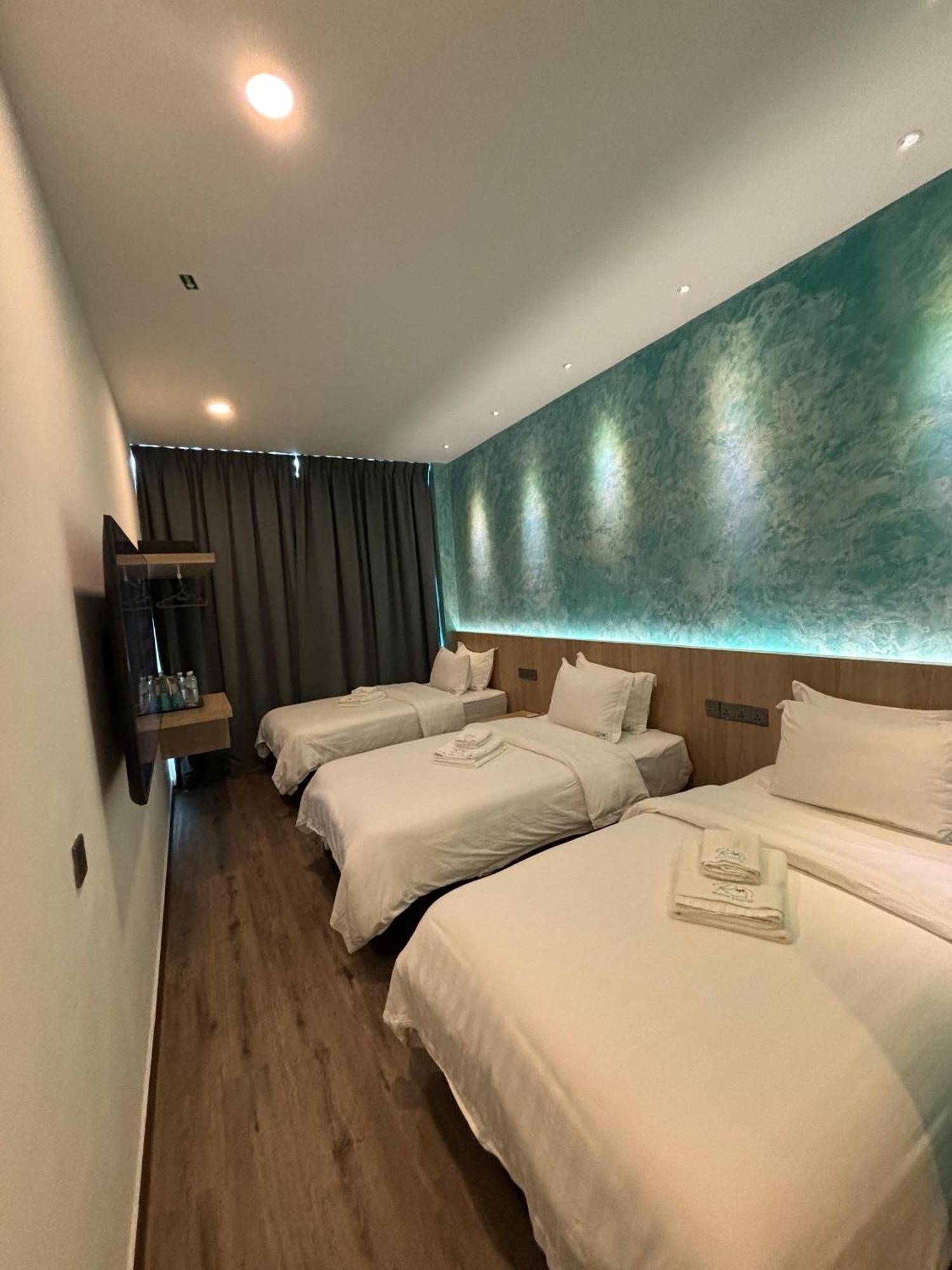 Red'S Hotel Bintulu Exterior photo